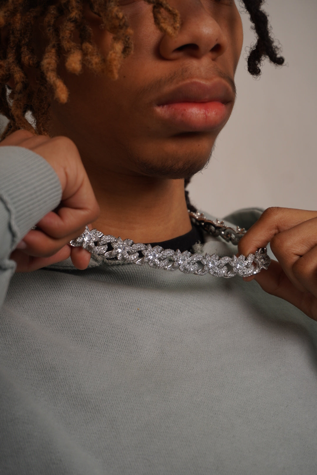 DB Fluorescent Lotus Chain